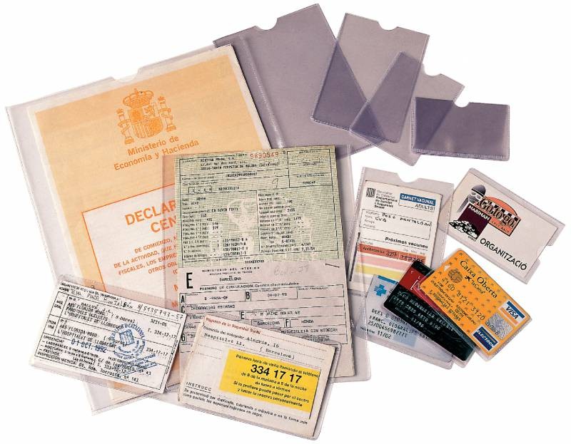 Confezione da 100 porta licenza Esselte dimensioni 93x138 mm finitura liscia trasparente
