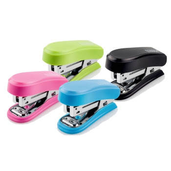 Confezione da 12 mini cucitrici compatte Novus - Fino a 12 fogli - Cucitura chiusa e aperta - Ogni cucitrice include 320 punti - Colori assortiti Confezione da 12 mini cucitrici compatte Novus - Fino a 12 fogli - Cucitura chiusa e aperta - Ogni cucitrice include 320 punti - Colori assortiti