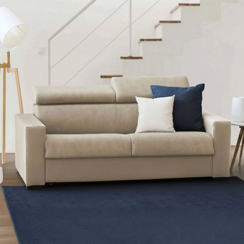 Divano fisso Kiev, Divano a 2 posti, Made in Italy, Sofà Soggiorno, in tessuto imbottito, con poggiatesta regolabili e Braccioli standard, cm 180x95h85, Beige