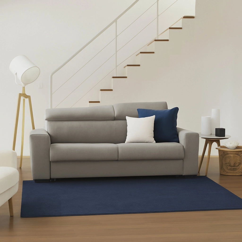 Divano fisso Nukualofa, Divano a 2 posti, Made in Italy, Sofà Soggiorno, in tessuto imbottito, con poggiatesta regolabili e Braccioli slim, cm 180x95h85, Tortora