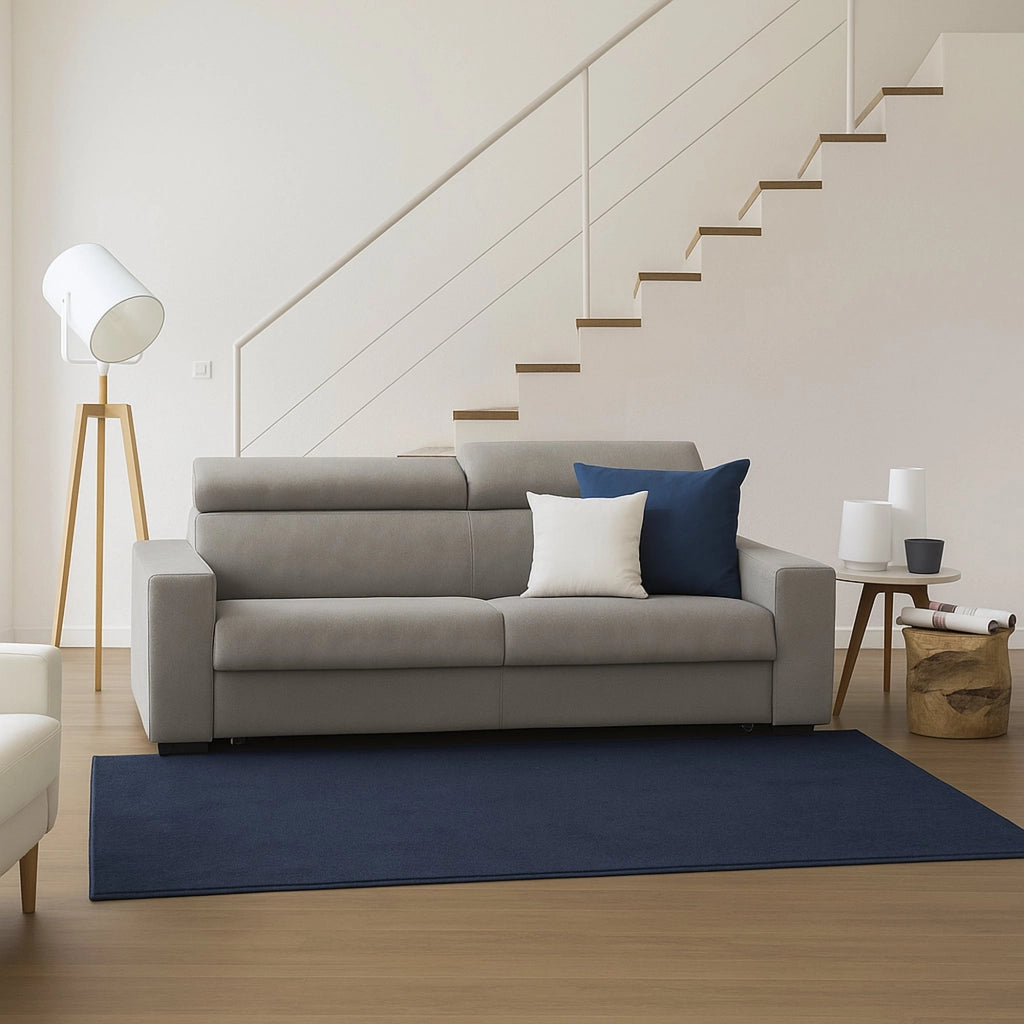 Divano fisso Vigolana, Divano a 3 posti, Made in Italy, Sofà Soggiorno, in tessuto imbottito, con poggiatesta regolabili e Braccioli slim, cm 220x95h85, Tortora