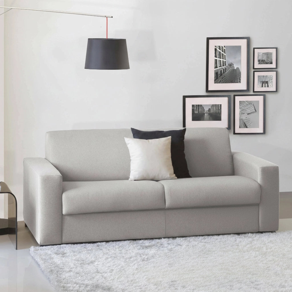 Divano Letto Akito, Divano a 2 posti Large, Made in Italy, Sofà Soggiorno con apertura girevole, in tessuto imbottito, con Braccioli slim, cm 180x95h90, Grigio