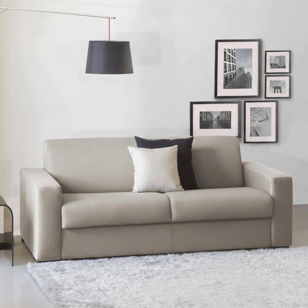 Divano Letto Alcatraz, Divano a 2 posti, Made in Italy, Sofà Soggiorno con apertura girevole, in tessuto imbottito, con Braccioli slim, cm 160x95h90, Tortora