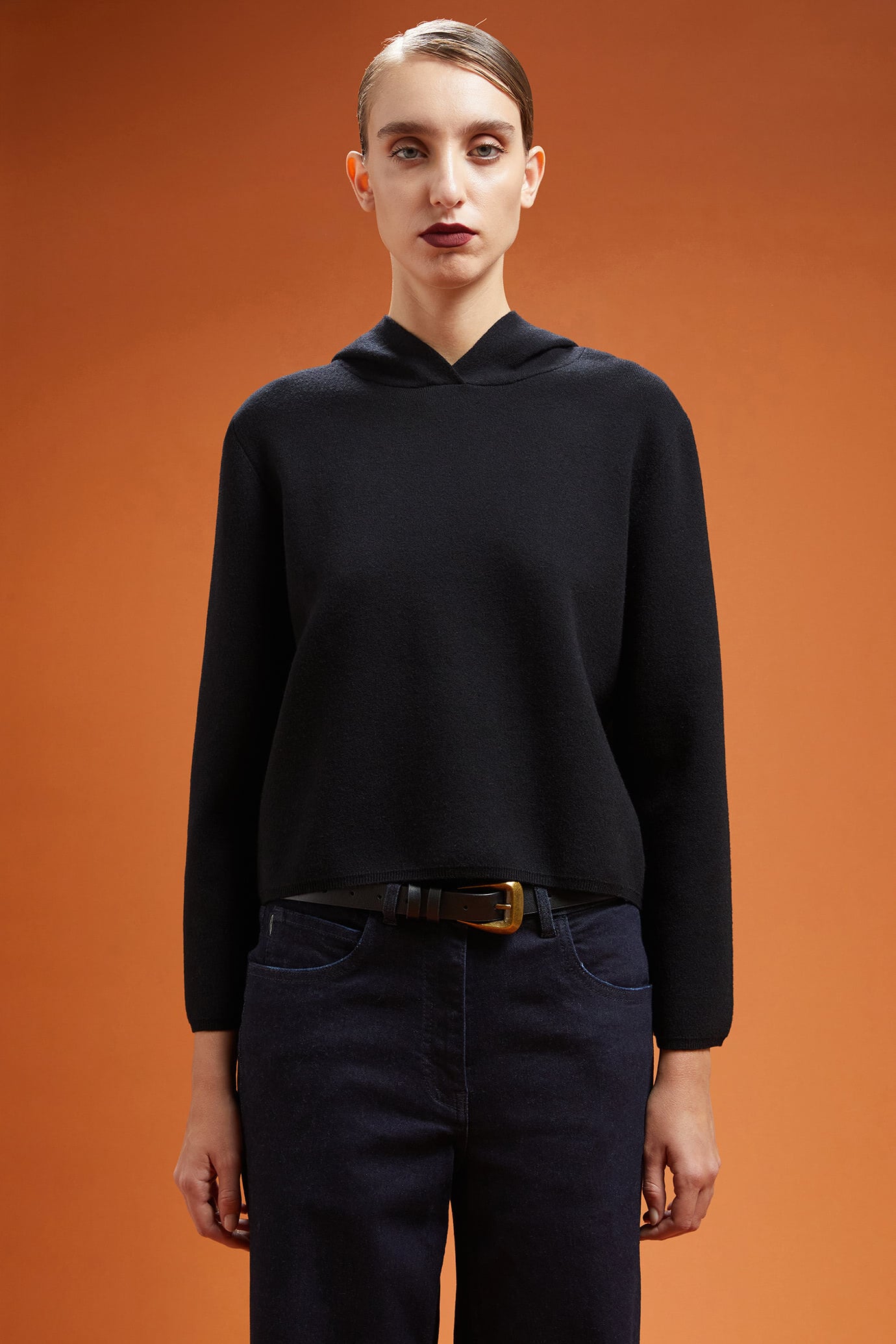 Doppelganger - Maglia donna tinta unita con cappuccio e logo ricamato regular fit Doppelganger - Maglia donna tinta unita con cappuccio e logo ricamato regular fit