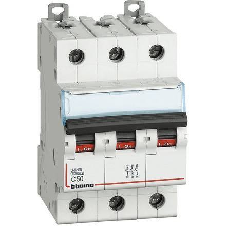 Interruttore Magnetotermico 3p Curva C50a 6ka Btdin 60 ( Bticino Cod. Fn83c50 )