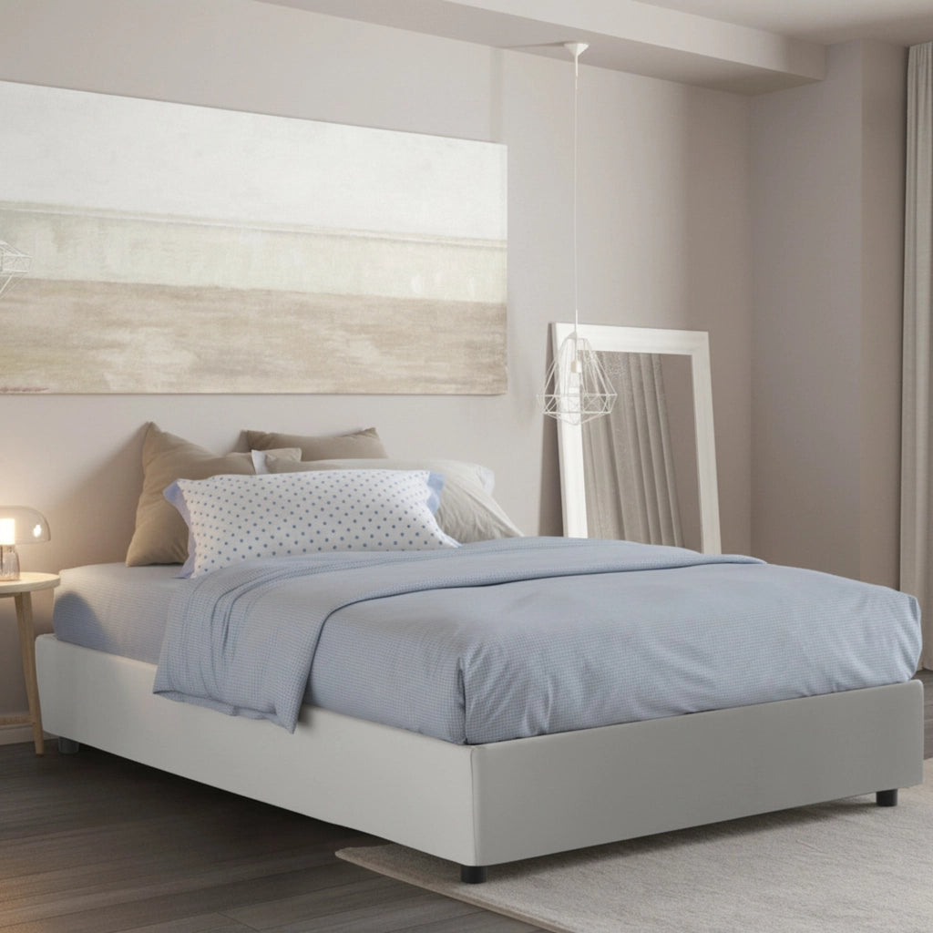 Letto matrimoniale Azuko, Letto contenitore con rivestimento in ecopelle, Made in Italy, Apertura frontale, con materasso cm 140x200 incluso, Bianco